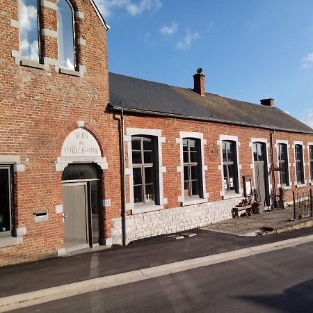La Chapelle Acomodação com café da manhã Dinant Exterior foto
